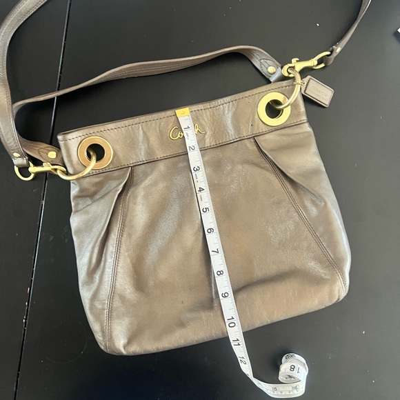 Coach gold metallic crossbody - Picture 9 of 11